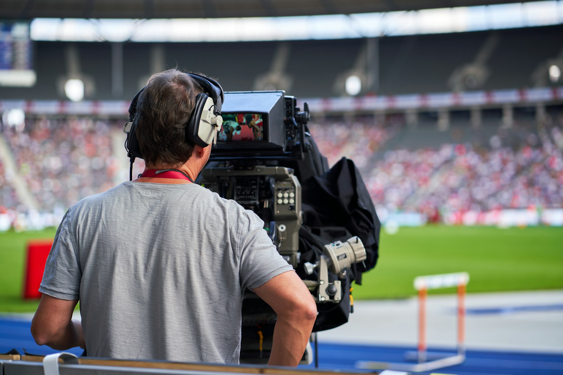 How Digital Innovation is Transforming Sports Journalism: Opportunities, Challenges, and Practical Steps